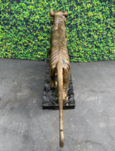 Load image into Gallery viewer, Tiger Climbing Up Rock Base Monumental