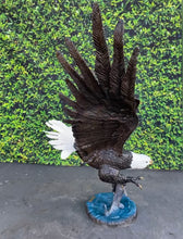 Load image into Gallery viewer, Nardini Eagle Monumental