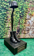 Load image into Gallery viewer, Korean Era Fallen Soldier Bronze Statue