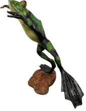 Load image into Gallery viewer, Jumping Frog Monumental