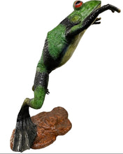 Load image into Gallery viewer, Jumping Frog Monumental