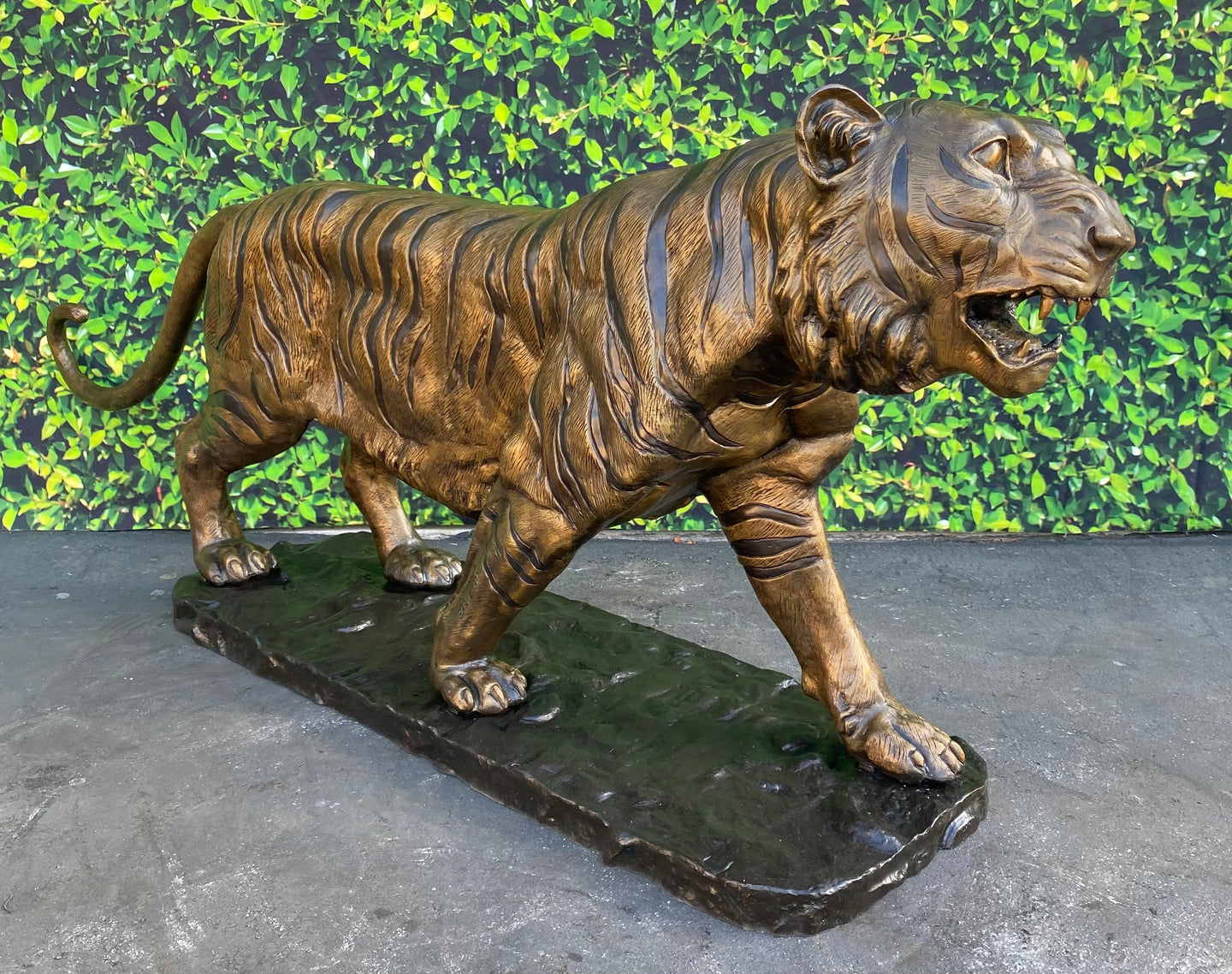 Tiger with 2 inch Rock Base Jumbo